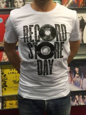 Record Store Day - T-Shirt White (M) i gruppen ÖVRIGT / MK Test 6 hos Bengans Skivbutik AB (1966276)